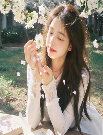 年代剧艺术分析：《ELLE520系列微电影》的市场表现与观众反响 ——年代剧的专业鉴赏